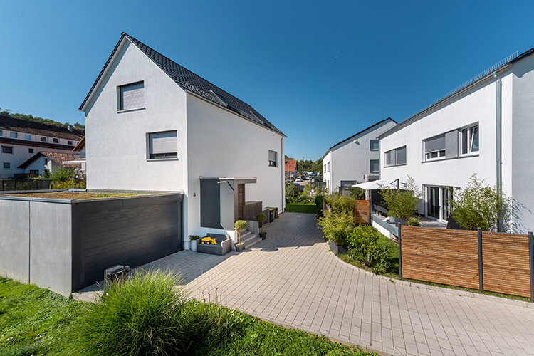 Immobilie-Aurich-Doppelhaushaelften-Einfamilienhaeuser-Rueckansicht
